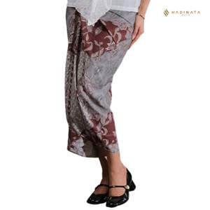 ชุดเดรสผ้าฝ้ายบาติกโดบี้คุณภาพสูง PJG ผลิตภัณฑ์ใหม่สำหรับผู้หญิง พร้อมลายพิมพ์ดิจิทัล เนื้อผ้าทอลายหรูหรา ทำด้วยมือจากอินโดนีเซีย - Product Image 2