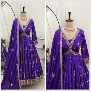 Robe de haute qualité avec Dupatta assorti avec un travail manuel exquis et des variations de couleurs vives disponibles en vrac - Product Image 3