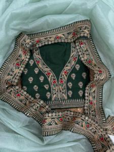 เสื้อเบลาส์แฟนซีส่าหรีดีไซน์เนอร์ล่าสุดของอินเดีย - Product Image 6