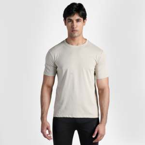 Camiseta Deportiva Beige para Usar Todo el Día - Product Image 1