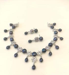 Collier de meilleure qualité de créateur avec pierres Zircon AD finition argent serti de boucles d'oreilles pour la collection de vêtements de fête de mariage pour femmes - Product Image 4