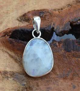 Pendentif en Pierre de Lune Arc-en-ciel Blanche, Argent Sterling 925, Fait Main, Bijou en Pierre Précieuse Taillée, Haute Qualité, Pour Enfants et Femmes, Usage Quotidien - Product Image 3
