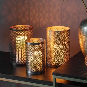 Ensemble élégant de 2 bougeoirs votifs en métal avec une finition noire et dorée idéale pour la décoration de la maison - Product Image 3
