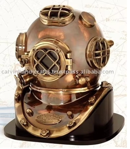 Casco de buceo de latón náutico con base de madera Casco DE BUCEO decorativo náutico de Calvin Handicraft - Product Image 3