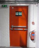 Porte en acier résistant au feu de qualité supérieure avec barre anti-panique pour entrepôt, usine et sortie de secours