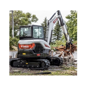 Excavatrice Bobcat E60 fiable avec chenilles en caoutchouc, pince hydraulique et profondeur de creusement maximale de 13 pieds, prête à l'emploi - Product Image 1