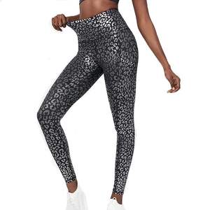 Leggings pour femmes en coton/fibre de bambou respirants, taille haute, légers, longueur genou, en provenance du Pakistan - Product Image 3