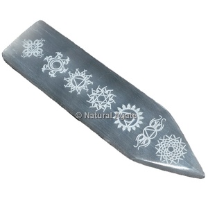 Hermosa Varita de Selenita Ecológica con Símbolos de los Siete Chakras Grabados, Piedra Semipreciosa para Sanación, Artesanía, Feng Shui, Decoración del Hogar - Product Image 1