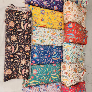 Tissu en crêpe naturel pour climats chauds, texture respirante et douce pour les vêtements décontractés, technique non tissée - Product Image 1