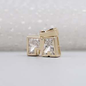 Customized Natural Princess Cut Diamond <b>Initial</b> Pendant Necklace in Yellow Gold IGI Certified - Product Image 3