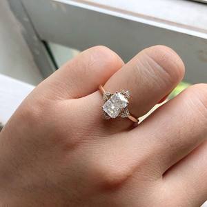 แหวนหมั้นเพชรทรงเรเดียนท์คัท ทองคำแท้ 14K สไตล์วินเทจ งานฝีมือประณีต ประดับเพชรเลี้ยงในห้องปฏิบัติการ กำลังเป็นที่นิยมในสหรัฐอเมริกา - Product Image 4