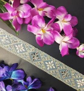 ผ้าลูกไม้ปักเลื่อมและงาน zari สีทองสำหรับใช้เป็นเส้นขอบและขอบบนเสื้อผ้าที่เหมาะสำหรับการขายต่อ - Product Image 4