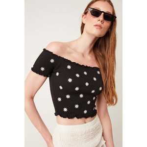 เสื้อปักลายดอกเดซี่ ทำจากผ้าจับจีบ - Product Image 3