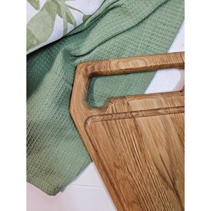 Planche à découper moderne avec poignée Plateau de service en chêne Planche à découper en bois Ustensiles de cuisine faits à la main Planche à fromage - Product Image 4