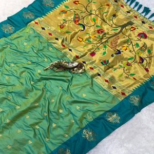 ผ้าซารีไหมเนื้อนุ่ม VASTRA COTTAGE ลาย Paithani พร้อมลายปักดิ้นทอง ขอบผ้าลายรูปนกยูงสีทอง พร้อมเสื้อผ้าลาย Brocade - Product Image 6