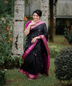 Sari en soie Banarasi pour fête de mariage avec blouse non cousue, prix de gros de haute qualité, vêtement ethnique noir - Product Image 1