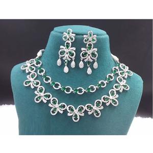 ชุดเครื่องประดับแฟชั่นสำหรับงานแต่งงานสมัยใหม่ทำจากทองเหลือง - Product Image 2