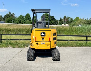 Johnn Deerre 26G Mini Excavator ROPS Bras standard fermé 12 "Chenilles en caoutchouc, Godet de creusement de 18 pouces avec lame - Product Image 5