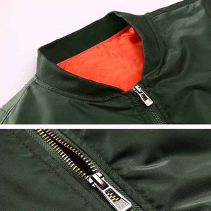 Chaqueta Bomber Ligera y Ajustada para Hombre, Chaqueta Bomber de Vuelo Clásica, Cómoda, con Bordado Personalizado al por Mayor - Product Image 6