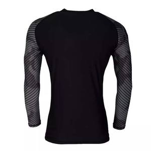 Chemises de compression pour hommes 100% Polyester Contraste Athlétique Gym MMA Rash Guard Chemises à manches longues pour hommes Vêtements de sport Rash Guard - Product Image 5
