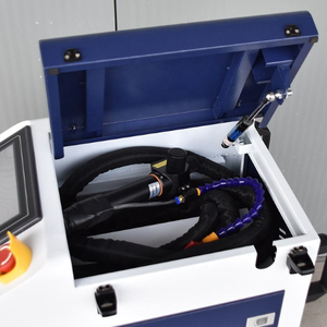 Machine de nettoyage laser à fibre pulsée 200W 300W 500W 3000W 5000W 2000W pour le décapage du bois et du métal - Product Image 2