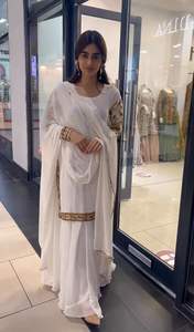 Conjunto de 3 piezas de trabajo de bordado indio listo para usar Sharara Gharara Kurti, tela Georgette, Ropa Étnica de diseñador paquistaní - Product Image 5