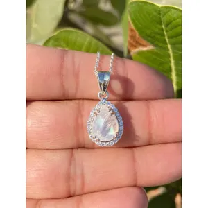 Collier pendentif en argent 925 avec pierre de lune en forme de poire et technologie d'incrustation à sertissage clos - Product Image 1