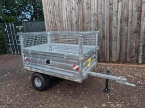Remorque à plateau plat 18 pieds x 7 pieds 3500 kg, triple essieu, barrières latérales amovibles 5,5 m x 2,2 m pour le transport de machines - Product Image 6