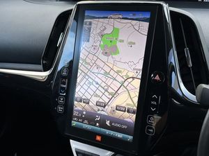 2017 para Toyota Prius PHV sedán híbrido con volante a la derecha con Control de crucero ACC opciones de combustible de gasolina vehículo usado a la venta - Product Image 4