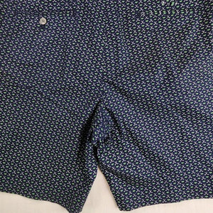 Shorts de golf pour hommes, coupe décontractée et légère, fabriqués avec un tissu doux et respirant, idéal pour les journées d'été - Product Image 6