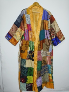 Bata de retales de seda reciclada para mujer, Kimono indio, cubierta de playa, albornoz Sari ligero, bata cómoda, ropa de dormir - Product Image 4