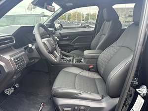 ข้อเสนอสุดคุ้มสำหรับรถยนต์โตโยต้า ทาร์โคมา ทีอาร์ดี สปอร์ต ดับเบิ้ลแค็บ 4x4 ระยะทางประมาณ 25,700 ไมล์ เจ้าของเดียว พร้อมแพ็คเกจทีอาร์ดี สปอร์ต - Product Image 3