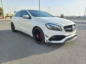 Mercedes-AMG A45 Berline d'occasion 2018 Essence Automatique Conduite à Gauche Sièges en Cuir Intérieur Sombre Toit Ouvrant Panoramique Régulateur de Vitesse Adaptatif - Product Image 4