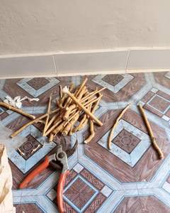 HerboGate Aromatherapy Miswak Sticks-Natural Cinnamon Herbal Earthy Scents Cleanses Strengthens Gums Vacuum Packed Sensory - Product Image 1