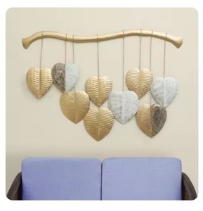 Art mural en métal coeurs suspendus pour la décoration intérieure, idéal pour les cadeaux et les projets commerciaux. - Product Image 1