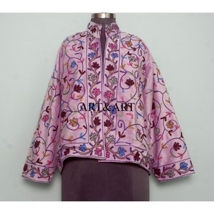 Veste d'extérieur pour femme en velours vintage, brodée à la main, style Suzani, matelassée, motif floral, 100% coton, écologique, rapide - Product Image 1
