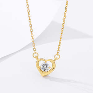 Collier pendentif classique en forme de cœur en diamant de laboratoire, argent sterling 925 plaqué or 18 carats pour femmes - Product Image 2