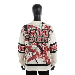 Camiseta sin mangas de algodón jersey premium de 240 GSM para hombre, color crema, rojo, negro, con gráfico urbano y logotipo en panel. - Product Image 2