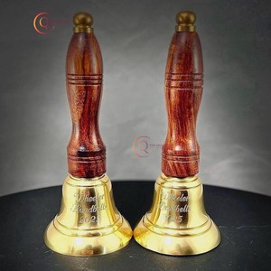 Estilo antigo redondo Handmade <span class=keywords><strong>Jingle</strong></span> <span class=keywords><strong>Bells</strong></span> moderno do vintage para a decoração festiva do ornamento do Natal no hotel e no restaurante home