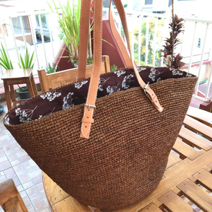 กระเป๋าถือลายปาล์มจากมาดากัสการ์มีหูจับทำจากหนังและมีมุมกระเป๋าน่ารักสำหรับผู้หญิงกระเป๋าด้านในมีเชือกผูก - Product Image 1