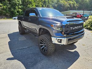 Tundra 2021 Edición 1794 CrewMax 4x4, Motor V8 de 5.7 Litros - Product Image 2
