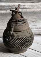 Vase de sol en laiton artisanal indien original d'Odisha, motif paon, style Art Déco abstrait, en maille, prix de gros