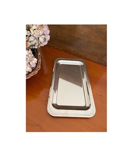Bandeja de servicio de metal en relieve ovalada utilizada para eventos de hospitalidad con estilo elegante de comida y decoración de lujo para un atractivo visual - Product Image 2