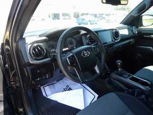 Toyota Tacoma Pickup 2022 Très Propre, Moteur 4.1L à Aspiration Naturelle, Essence, Boîte Automatique, Sièges en Cuir, Toit Ouvrant - Product Image 5