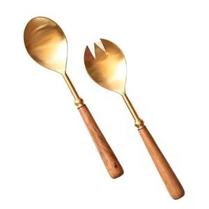 Cuchara y Tenedor para Servir Ensaladas, Juego de Cubiertos para Servir Ensaladas con Mango Rectangular de Latón Forjado, Cuchara y Tenedor para Servir Ensaladas - Product Image 4