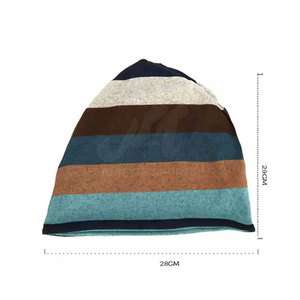 Bonnets en tricot doux conçus pour la chaleur, le confort et un style de vie décontracté en plein air par temps froid, en vente - Product Image 3