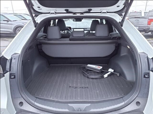 NUEVO 2024 BZ-4X Limited V6 Motor Automático, el Mejor con 4 Asientos de Cuero, Cámara Trasera, Dirección Derecha/Izquierda, Auto Usado - Product Image 3