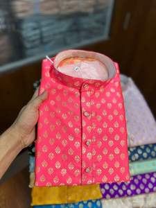 Vêtements de fête élégants à la mode Vêtements de style indien Vêtements culturels pour événements Vêtements de fête en coton mélangé Kurta pour hommes Kurta traditionnel - Product Image 2