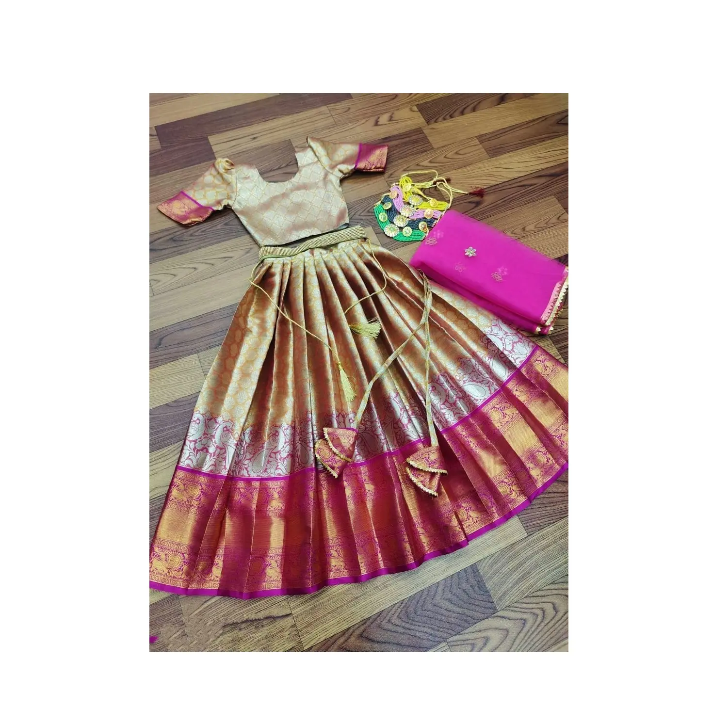 Diseño elegante seda Kanjivaram pesada cosida completa con todo Zari Work Kids Lehenga Choli para ropa de fiesta