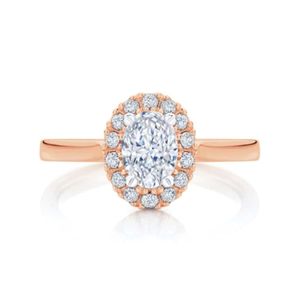 Anillo de Compromiso con Halo de Diamantes de Laboratorio, Corte Ovalado, Engaste de 4 Puntas - Product Image 4